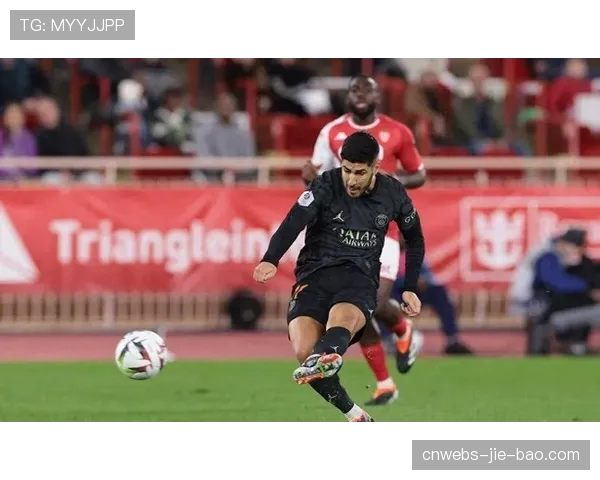 巴黎圣日耳曼客战摩纳哥前瞻：姆巴佩回归如何破解对手高位防线？